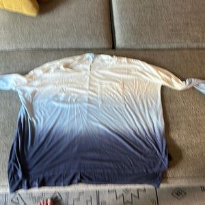 She &sky blue tie die shirt size m